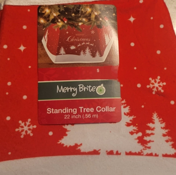 Merry Brite Standing Christmas Tree Collar - Picture 4 of 5